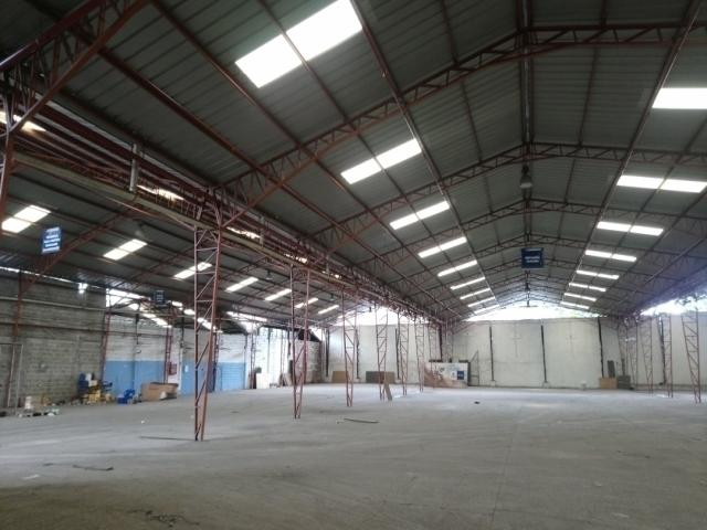 Alquiler de bodega industrial 1.140m2 - Vìa Perimetral.