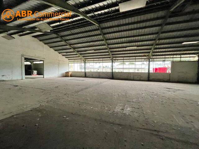 ALQUILER BODEGA 5.000M2 CON AMPLIO PARQUEO- VIA A DAULE